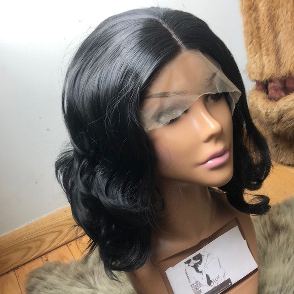 ?Jenica 12” BLACK MIDDLE PART WAVY BOB WIG *NEW*